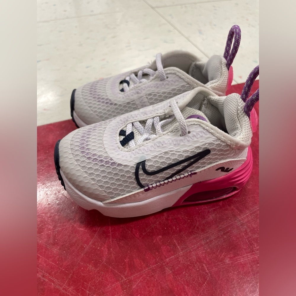 Nike Air Max 4C